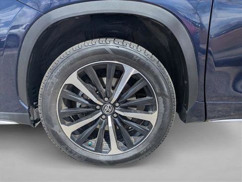 Used 2021 Toyota Highlander XSE AWD/4WD image 27
