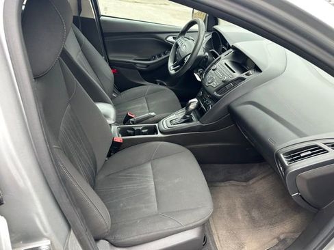 Used 2016 Ford Focus SE image 12