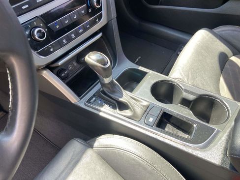 Used 2017 Hyundai Sonata Sport w/ Value Edition Package 02 image 16