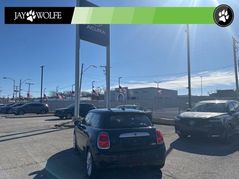 Used 2015 MINI Cooper 2-Door Hardtop image 8
