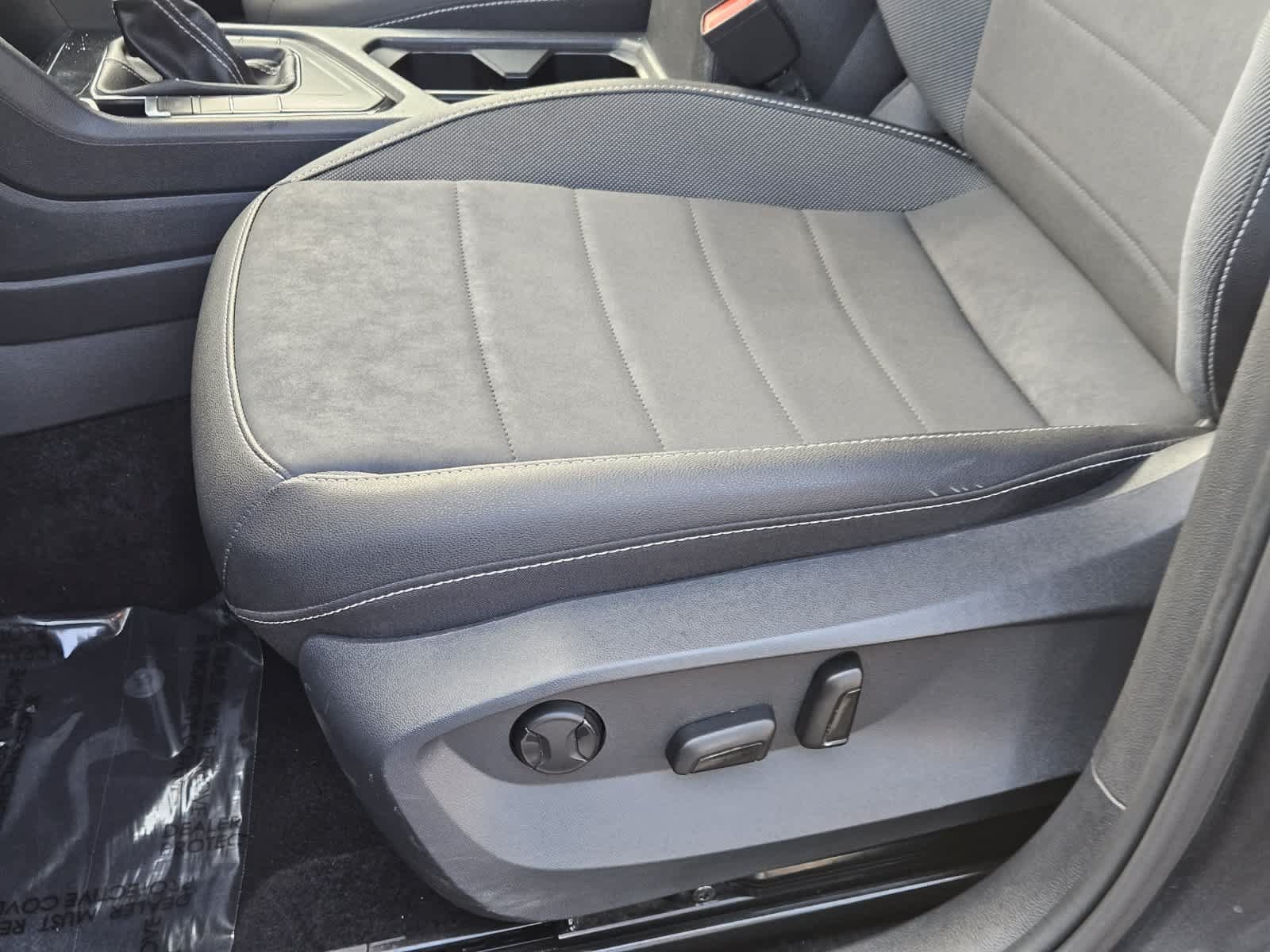 Used 2024 Volkswagen Taos SE FWD image 23