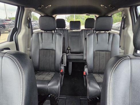 Used 2019 Dodge Grand Caravan SXT FWD image 22