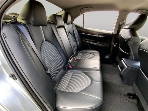 Used 2023 Toyota Camry SE FWD image 19
