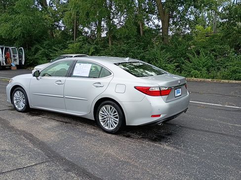 Used 2014 Lexus ES 350 w/ Luxury Package FWD image 5