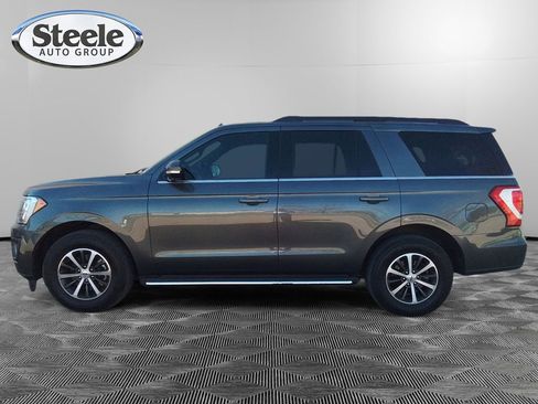 Used 2021 Ford Expedition XLT image 2