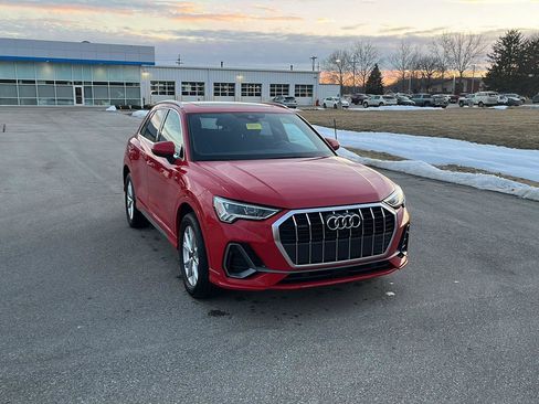 Used 2025 Audi Q3 2.0T Premium AWD/4WD image 19