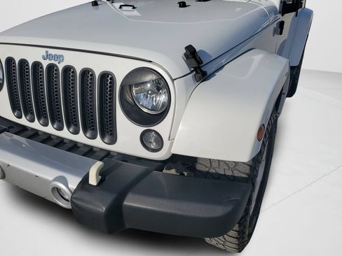 Used 2015 Jeep Wrangler Sahara w/ Dual Top Group AWD/4WD image 24