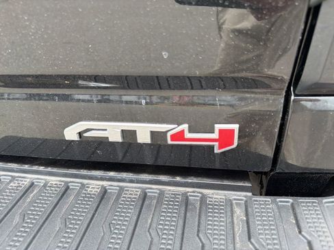 Used 2024 GMC Sierra 2500 AT4 w/ AT4 Premium Plus Package AWD/4WD image 10