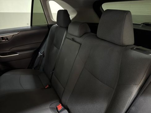 Used 2025 Toyota RAV4 LE AWD/4WD image 7