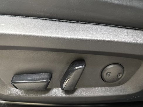 Used 2023 Mitsubishi Outlander SE image 27