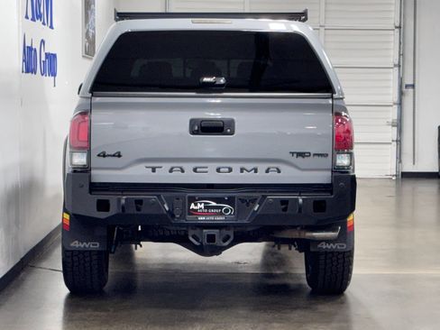Used 2017 Toyota Tacoma TRD Pro AWD/4WD image 6