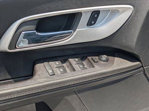 Used 2017 Chevrolet Equinox LT w/ Convenience Package FWD image 10