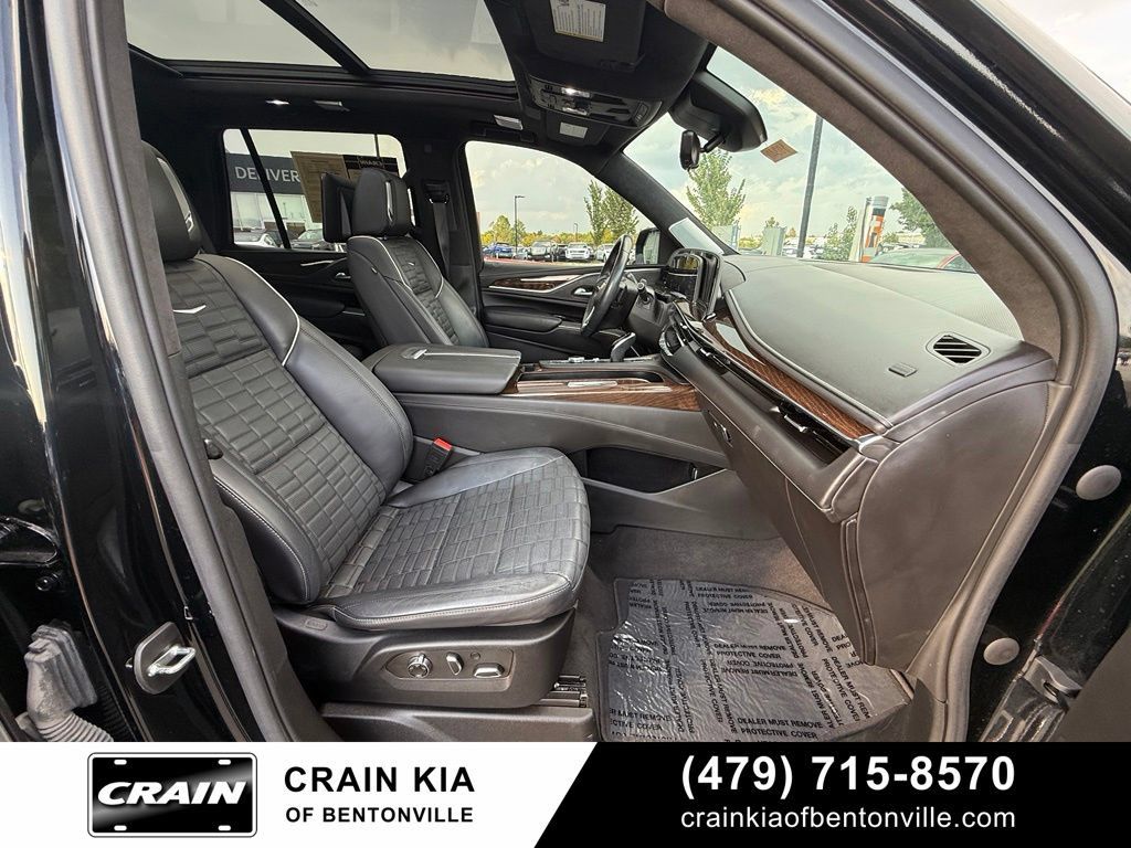 Used 2023 Cadillac Escalade Premium Luxury Platinum w/ LPO, Floor Liner Package AWD/4WD image 33