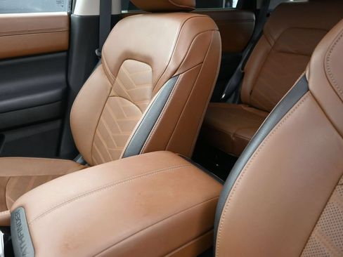 Used 2023 Nissan Pathfinder Platinum w/ Cargo Package FWD image 14