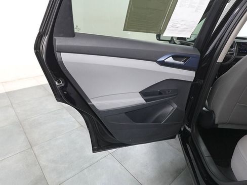 Used 2024 Volkswagen Taos SE image 21