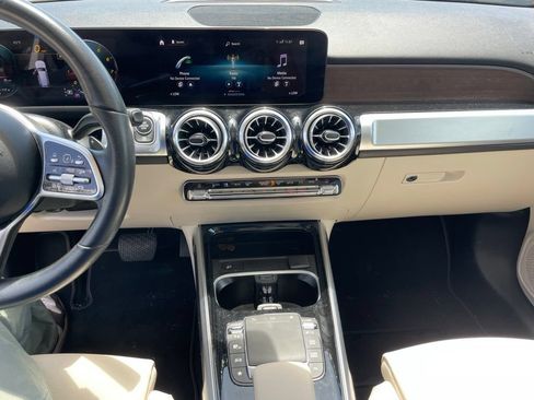 Used 2023 Mercedes-Benz GLB 250 image 11