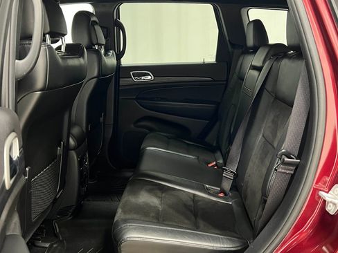 Used 2019 Jeep Grand Cherokee Altitude AWD/4WD image 31