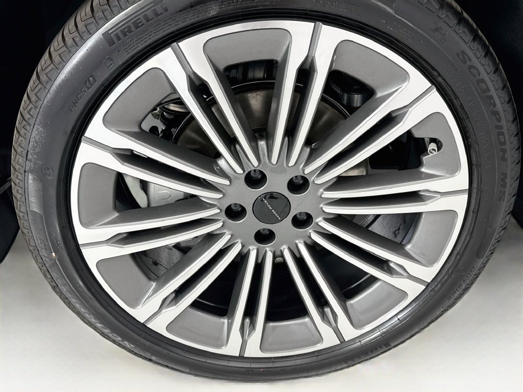 New 2026 Land Rover Range Rover SE AWD/4WD image 31