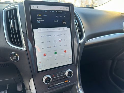 Used 2022 Ford Edge Titanium image 18