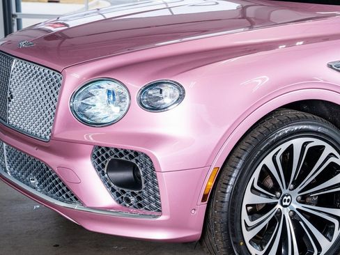 Used 2021 Bentley Bentayga image 12