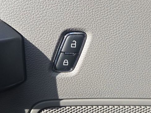 Used 2020 Ford F250 XLT w/ XLT Premium Package image 16