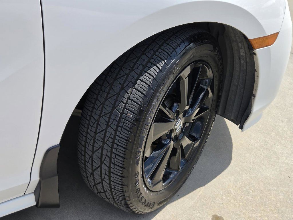 Used 2024 Honda Odyssey Sport image 6
