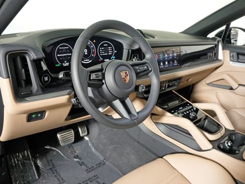Used 2026 Porsche Cayenne S AWD/4WD image 4