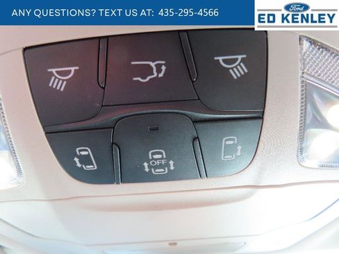 Used 2024 Chrysler Pacifica Limited FWD image 14