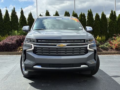 Used 2022 Chevrolet Suburban Premier RWD image 5