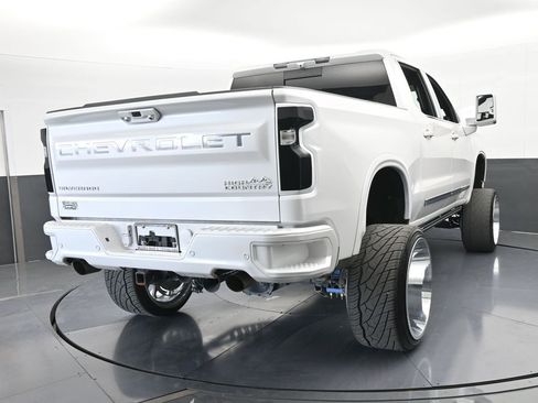 Used 2022 Chevrolet Silverado 1500 High Country image 5