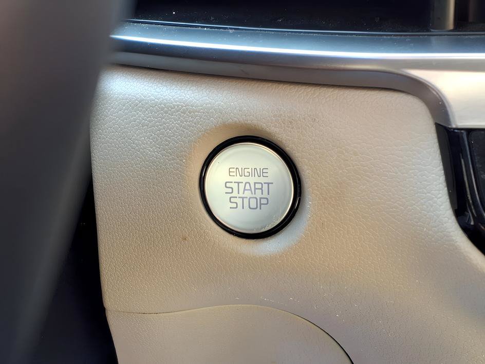 Used 2025 Kia Sorento S w/ Panoramic Sunroof Package FWD image 24