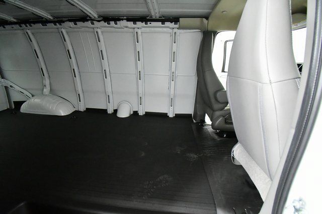New 2025 Chevrolet Express 3500 Extended RWD image 25