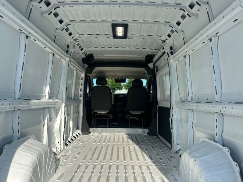 Used 2025 RAM ProMaster 2500 w/ Convenience Group FWD image 19
