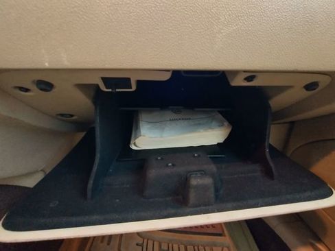 Used 2007 Buick Lucerne CXL image 15