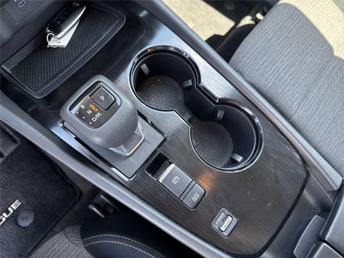 Used 2023 Nissan Rogue SV FWD image 27