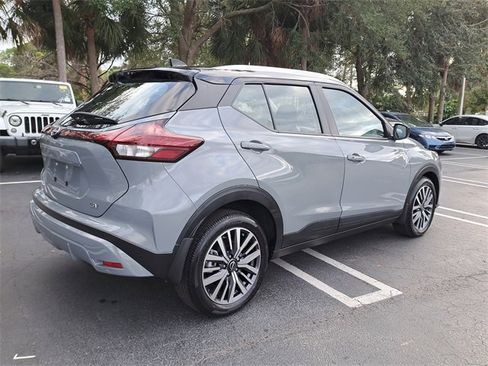 Used 2024 Nissan Kicks SV image 6
