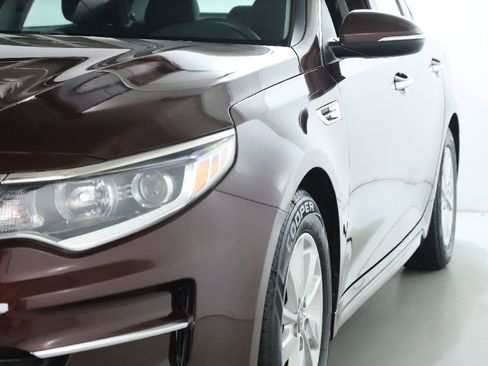 Used 2018 Kia Optima LX w/ Convenience Package image 4