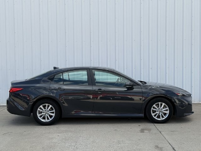 Used 2025 Toyota Camry LE FWD image 3