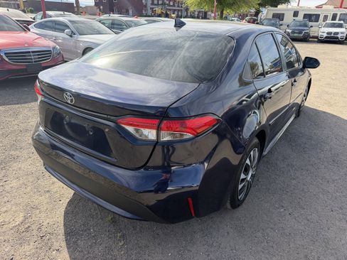 Used 2021 Toyota Corolla LE w/ Carpet Mat Package (TMS) image 5