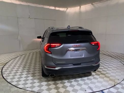 Used 2019 GMC Terrain SLT w/ Preferred Package AWD/4WD image 2