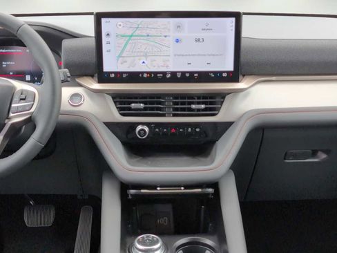 New 2025 Ford Explorer Active w/ Active Comfort Package image 7