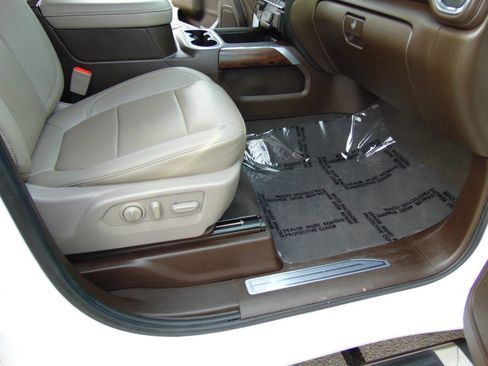 Used 2021 GMC Sierra 3500 SLT w/ SLT Convenience Package image 12