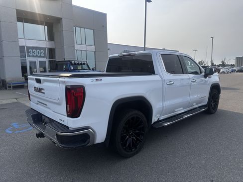 Used 2022 GMC Sierra 1500 SLT w/ SLT Premium Plus Package AWD/4WD image 5