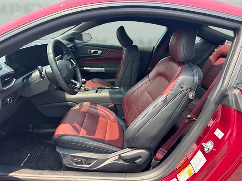 Used 2025 Ford Mustang GT Premium RWD image 5