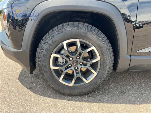 Certified 2025 Chevrolet Equinox ACTIV AWD/4WD image 11