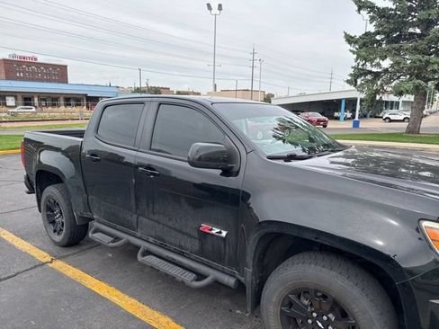 Used 2016 Chevrolet Colorado Z71 w/ Z71 Midnight Edition AWD/4WD image 5