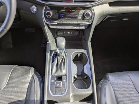 Used 2020 Hyundai Santa Fe SEL image 25