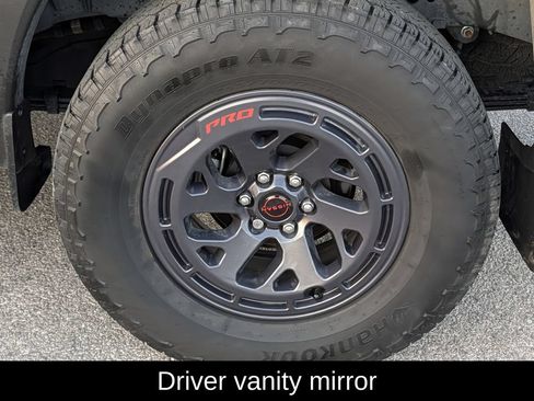Used 2025 Nissan Frontier PRO-4X AWD/4WD image 12