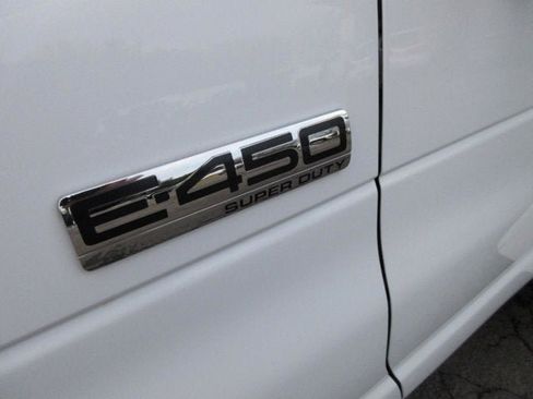 Used 2013 Ford E-450 and Econoline 450 Super Duty w/ Shuttle Bus Prep Pkg RWD image 34