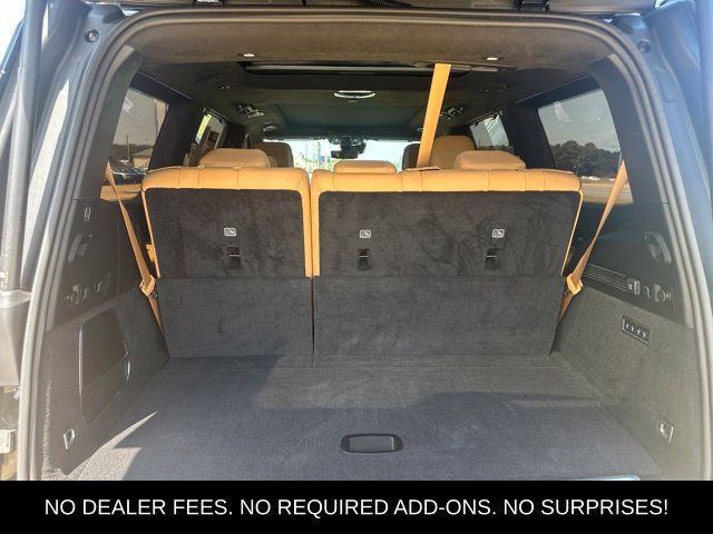 Used 2023 Jeep Grand Wagoneer Series III AWD/4WD image 10